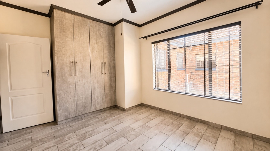 6 Bedroom Property for Sale in Flamwood North West